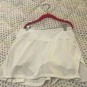 Lululemon white tennis skirt size 0